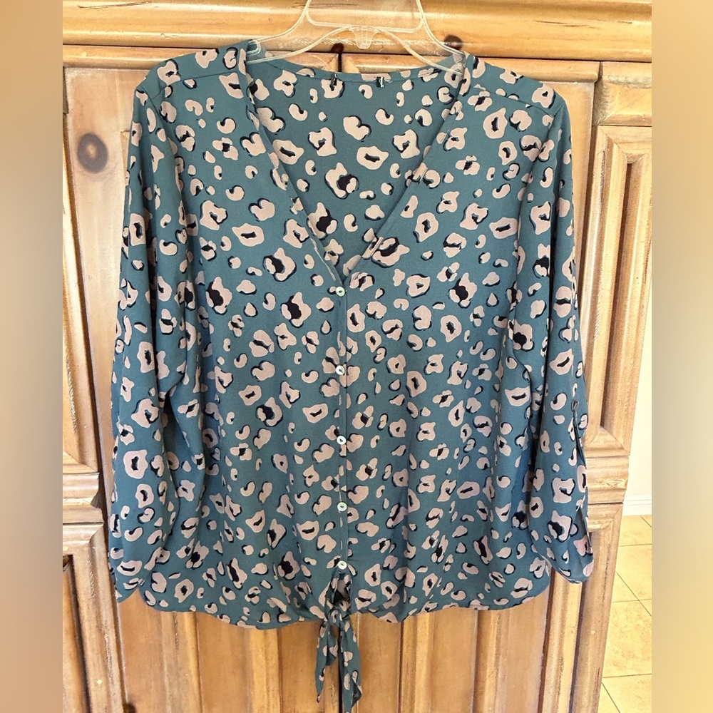 3/4 sleeve, button down, v neck, tie front,olive green/taupe animal print, L